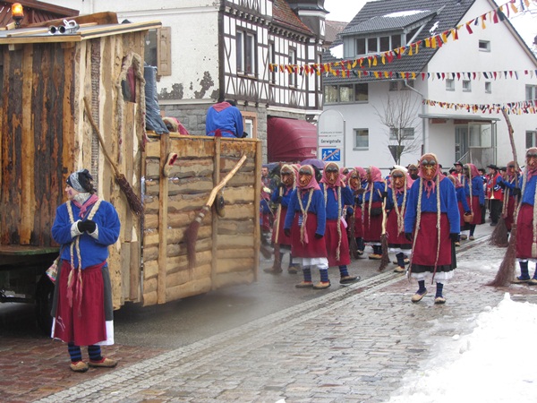 Buslochhexen beim Großen Umzug